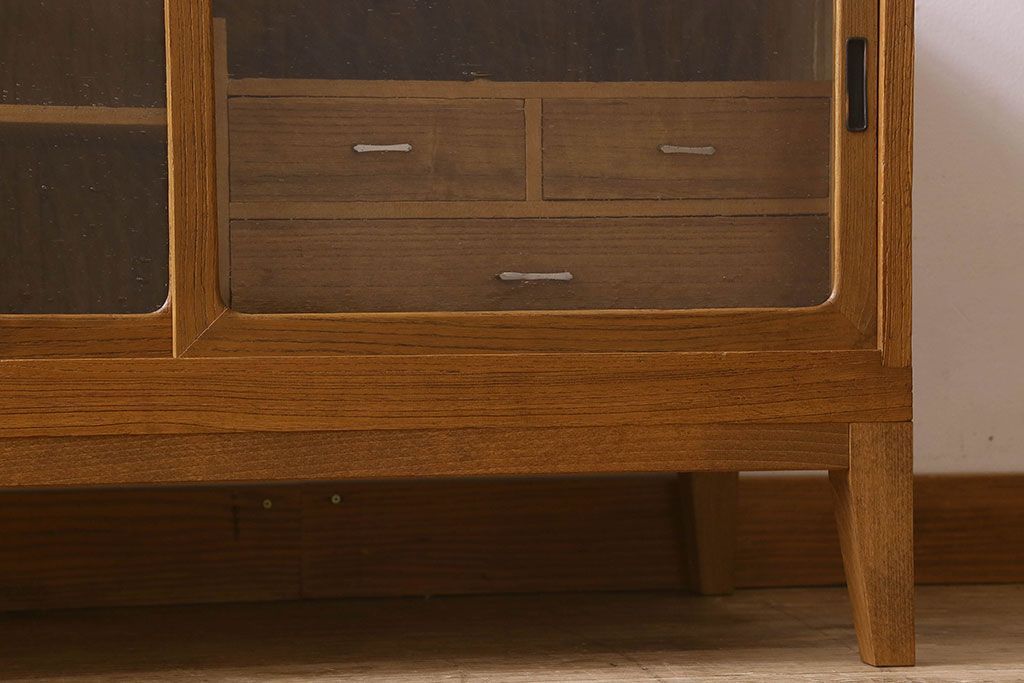 レトロ家具　総桐材　気泡ガラス入り　脚付き　昭和レトロのローボード(収納棚・本箱・ブックケース)