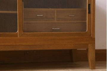 レトロ家具　総桐材　気泡ガラス入り　脚付き　昭和レトロのローボード(収納棚・本箱・ブックケース)