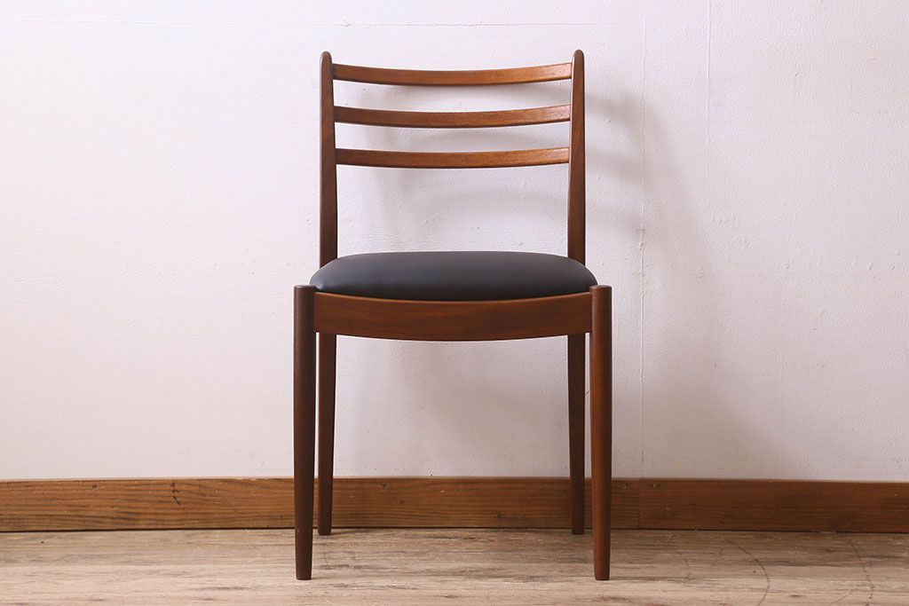 北欧家具　G-PLAN(ジープラン)　チーク材　 シックな色合いのチェア(椅子・ダイニングチェア・ワークチェア)(1)