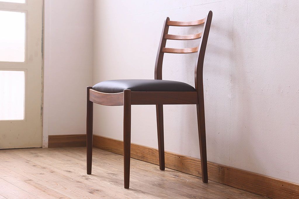 北欧家具　G-PLAN(ジープラン)　チーク材　 シックな色合いのチェア(椅子・ダイニングチェア・ワークチェア)(1)