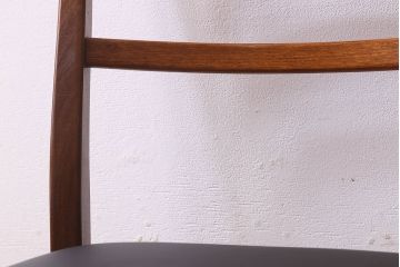 北欧家具　G-PLAN(ジープラン)　チーク材　 シックな色合いのチェア(椅子・ダイニングチェア・ワークチェア)(1)