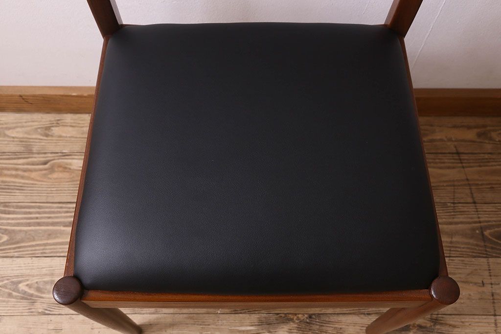 北欧家具　G-PLAN(ジープラン)　チーク材　 シックな色合いのチェア(椅子・ダイニングチェア・ワークチェア)(1)