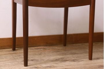 北欧家具　G-PLAN(ジープラン)　チーク材　 シックな色合いのチェア(椅子・ダイニングチェア・ワークチェア)(1)