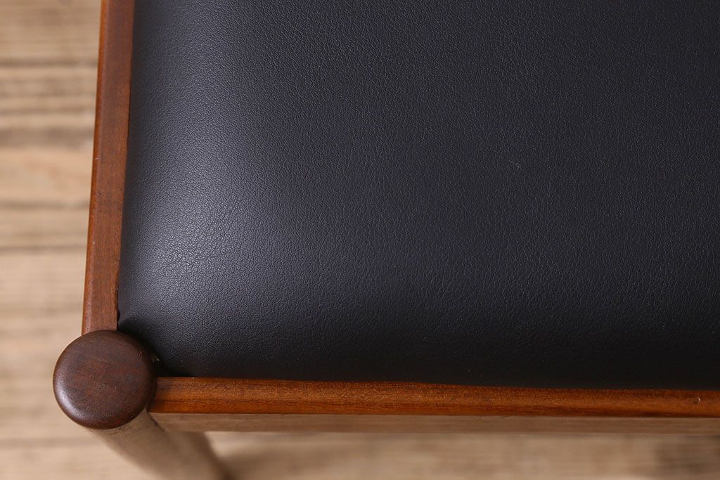 北欧家具　G-PLAN(ジープラン)　チーク材　 シックな色合いのチェア(椅子・ダイニングチェア・ワークチェア)(2)