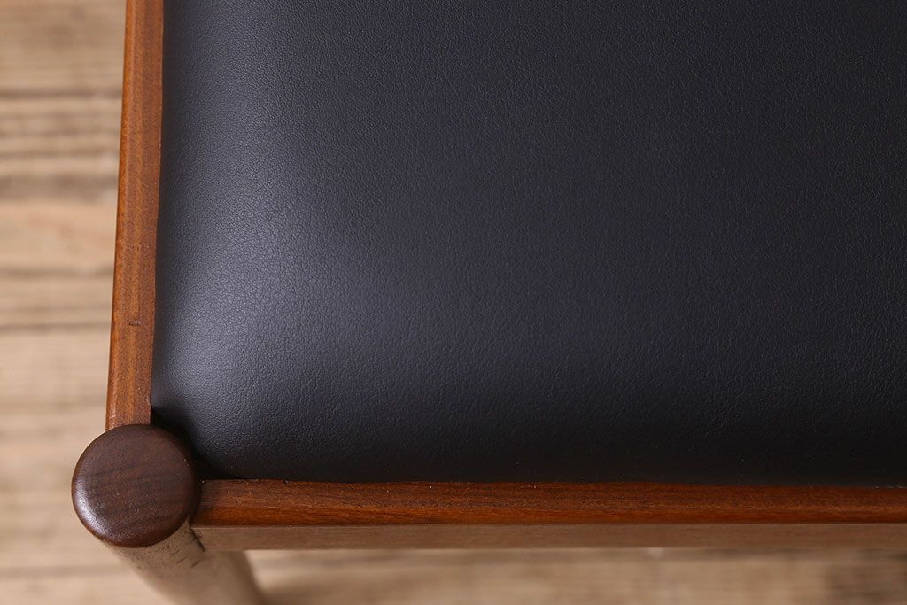 北欧家具　G-PLAN(ジープラン)　チーク材　 シックな色合いのチェア(椅子・ダイニングチェア・ワークチェア)(3)