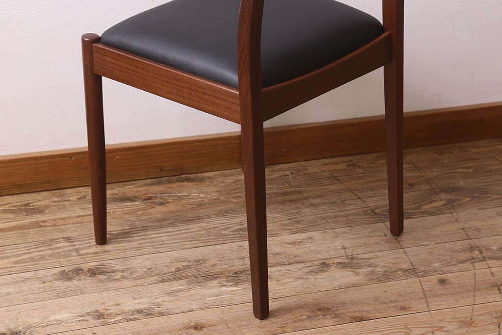 北欧家具　G-PLAN(ジープラン)　チーク材　 シックな色合いのチェア(椅子・ダイニングチェア・ワークチェア)(3)