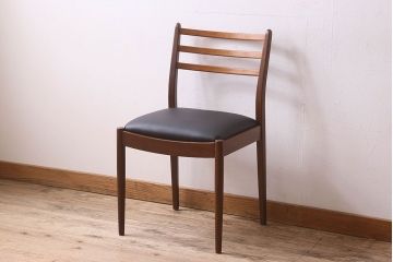 北欧家具　G-PLAN(ジープラン)　チーク材　 シックな色合いのチェア(椅子・ダイニングチェア・ワークチェア)