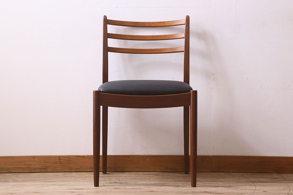 北欧家具　G-PLAN(ジープラン)　チーク材　 シックな色合いのチェア(椅子・ダイニングチェア・ワークチェア)