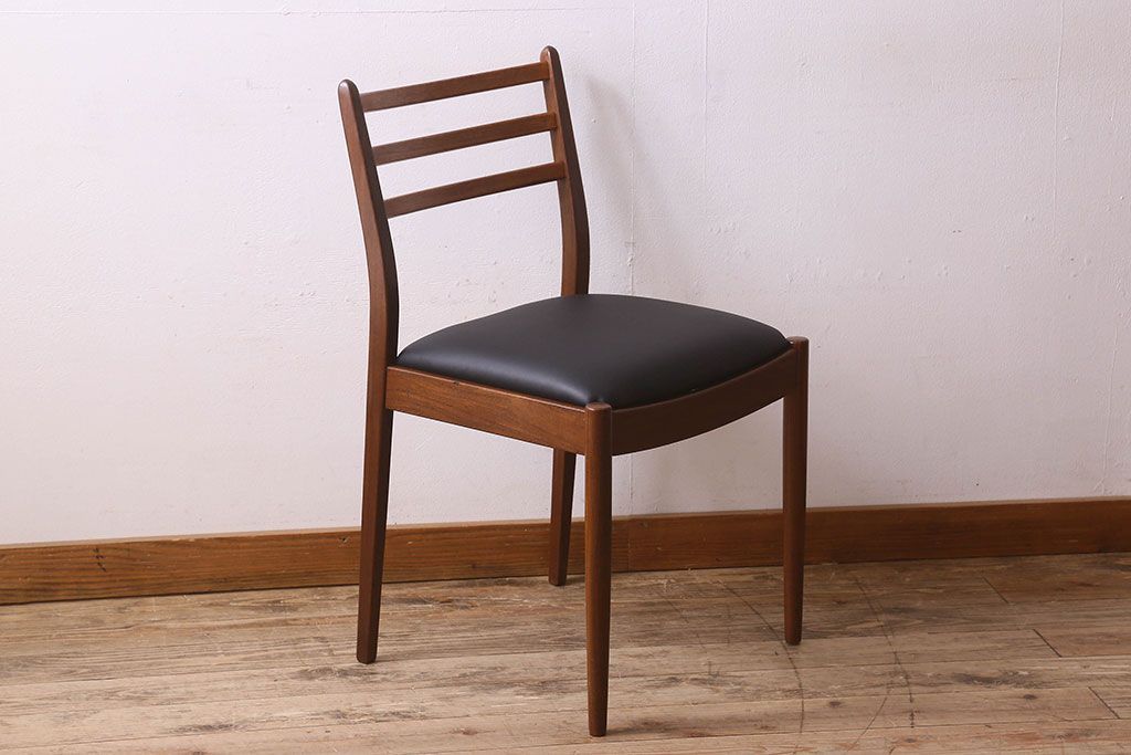 北欧家具　G-PLAN(ジープラン)　チーク材　 シックな色合いのチェア(椅子・ダイニングチェア・ワークチェア)