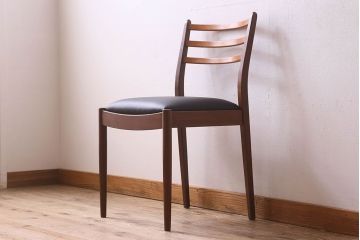 北欧家具　G-PLAN(ジープラン)　チーク材　 シックな色合いのチェア(椅子・ダイニングチェア・ワークチェア)
