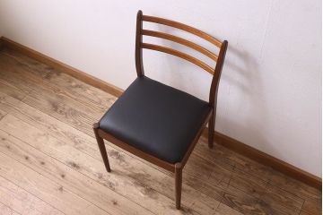 北欧家具　G-PLAN(ジープラン)　チーク材　 シックな色合いのチェア(椅子・ダイニングチェア・ワークチェア)