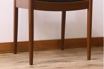 北欧家具　G-PLAN(ジープラン)　チーク材　 シックな色合いのチェア(椅子・ダイニングチェア・ワークチェア)