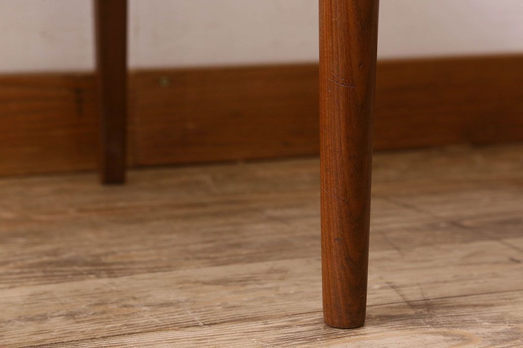 北欧家具　G-PLAN(ジープラン)　チーク材　 シックな色合いのチェア(椅子・ダイニングチェア・ワークチェア)