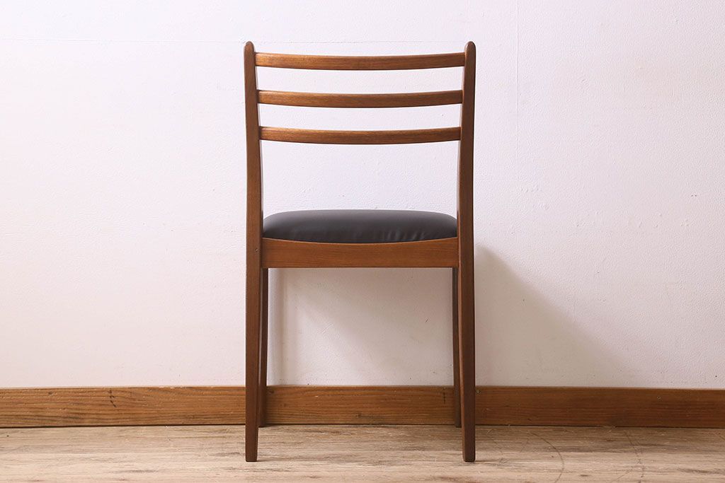 北欧家具　G-PLAN(ジープラン)　チーク材　 シックな色合いのチェア(椅子・ダイニングチェア・ワークチェア)