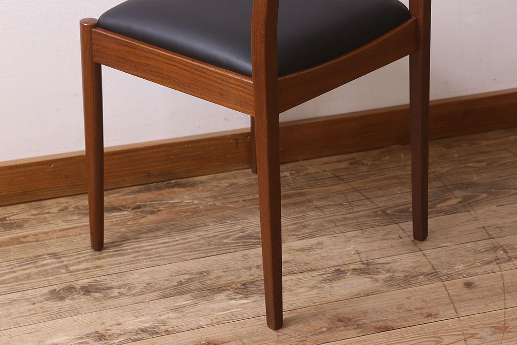 北欧家具　G-PLAN(ジープラン)　チーク材　 シックな色合いのチェア(椅子・ダイニングチェア・ワークチェア)