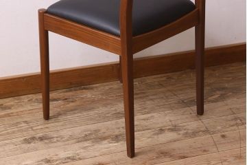 北欧家具　G-PLAN(ジープラン)　チーク材　 シックな色合いのチェア(椅子・ダイニングチェア・ワークチェア)