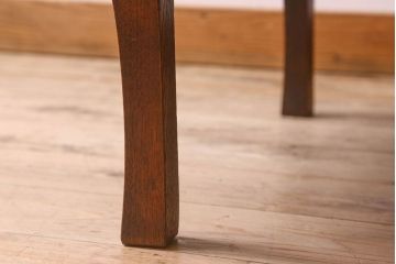 アンティーク家具　和製アンティーク　落ち着いた色合いが魅力的な栓材の丸ちゃぶ台(座卓、ローテーブル)