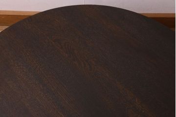 アンティーク家具　和製アンティーク　落ち着いた色合いが魅力的な栓材の丸ちゃぶ台(座卓、ローテーブル)