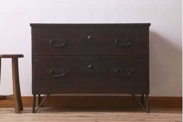 アンティーク家具　和製アンティーク　鉄脚付き!前面桐材の時代箪笥ローボード(ローチェスト、引き出し、衣装箪笥、テ  レビ台)