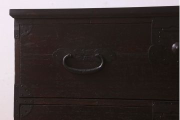 アンティーク家具　和製アンティーク　鉄脚付き!前面桐材の時代箪笥ローボード(ローチェスト、引き出し、衣装箪笥、テ  レビ台)