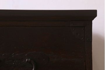 アンティーク家具　和製アンティーク　鉄脚付き!前面桐材の時代箪笥ローボード(ローチェスト、引き出し、衣装箪笥、テ  レビ台)