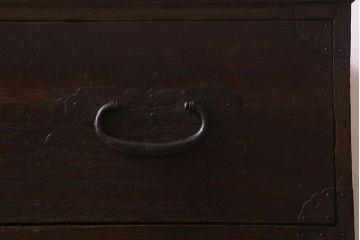 アンティーク家具　和製アンティーク　鉄脚付き!前面桐材の時代箪笥ローボード(ローチェスト、引き出し、衣装箪笥、テ  レビ台)
