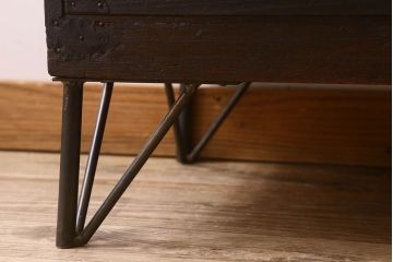 アンティーク家具　和製アンティーク　鉄脚付き!前面桐材の時代箪笥ローボード(ローチェスト、引き出し、衣装箪笥、テ  レビ台)