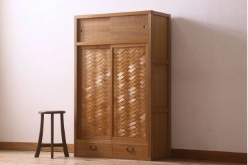 アンティーク家具　和モダン　1970年頃　明るい木肌が印象的な茶水屋(置き水屋、戸棚、収納棚)
