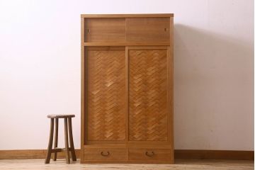 アンティーク家具　和モダン　1970年頃　明るい木肌が印象的な茶水屋(置き水屋、戸棚、収納棚)