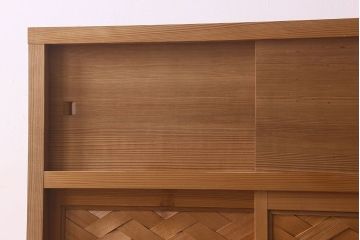 アンティーク家具　和モダン　1970年頃　明るい木肌が印象的な茶水屋(置き水屋、戸棚、収納棚)