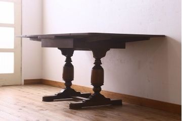 アンティーク家具　イギリスアンティーク　オーク材らしい趣のある木味が魅力的なドローリーフテーブル(エクステンションテーブル、ダイニングテーブル)