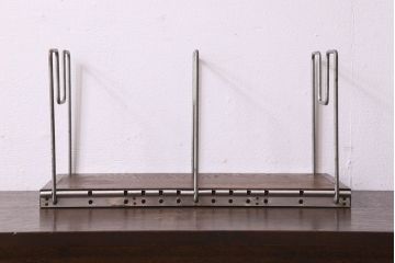 アンティーク雑貨　昭和レトロ　仕切りの金具が調節できる便利なブックスタンド(本立て)