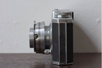 アンティーク雑貨　ビンテージカメラ　ケース付き　Konica(コニカ)B