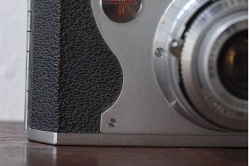 アンティーク雑貨　ビンテージカメラ　ケース付き　Konica(コニカ)B