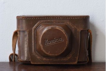 アンティーク雑貨　ビンテージカメラ　ケース付き　Konica(コニカ)B