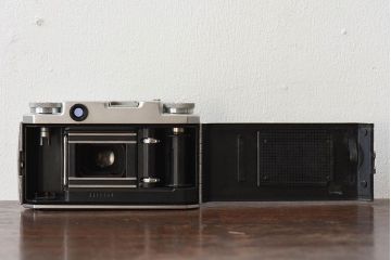 アンティーク雑貨　ビンテージカメラ　ケース付き　Konica(コニカ)B