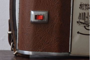 アンティーク雑貨　ビンテージ　アメリカ製　ポラロイド社　LAND CAMERA(ランドカメラ)95B
