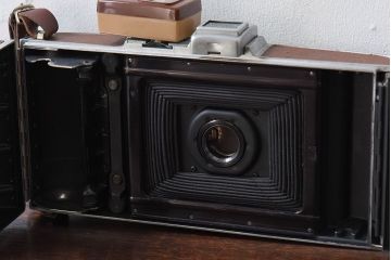 アンティーク雑貨　ビンテージ　アメリカ製　ポラロイド社　LAND CAMERA(ランドカメラ)95B