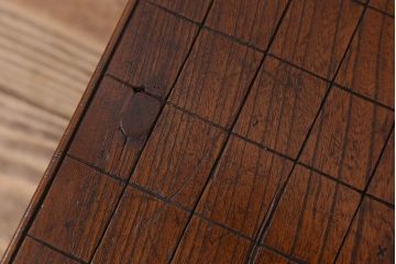 アンティーク雑貨　古民芸　欅材のみで作られた重厚な将棋盤(花台、飾り台)