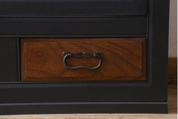 アンティーク家具 和製アンティーク 天板栗材 人気の結霜ガラスが使用されたモダンなペイント戸棚(水屋箪笥、収納棚、食器棚、本箱)