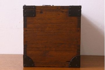 アンティーク雑貨　昭和レトロ　調湿性に優れた桐材のみで作られた硯箱(小引き出し)