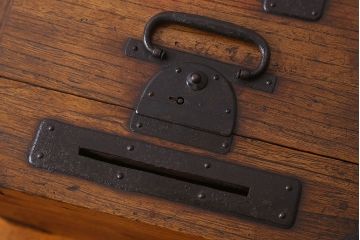 アンティーク雑貨　昭和レトロ　調湿性に優れた桐材のみで作られた硯箱(小引き出し)