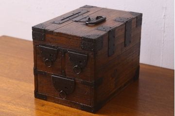アンティーク雑貨 昭和レトロ 調湿性に優れた桐材のみで作られた硯箱(小引き出し)