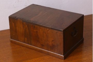 アンティーク雑貨　和製アンティーク　古い檜材や銅金具の質感が味のある小引き出し(小物入れ、小物収納)