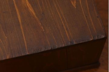 アンティーク雑貨　和製アンティーク　古い檜材や銅金具の質感が味のある小引き出し(小物入れ、小物収納)