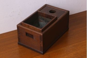 アンティーク雑貨　和製アンティーク　ケヤキ材のみで作られた上質な煙草盆(木製火鉢、植木鉢)