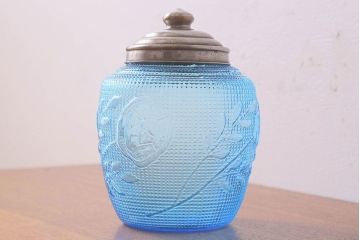 アンティーク雑貨　昭和レトロ　爽やかな色合いが素敵な蓋付きガラス瓶(ビン)