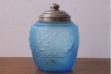 アンティーク雑貨　昭和レトロ　爽やかな色合いが素敵な蓋付きガラス瓶(ビン)