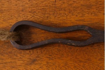 アンティーク雑貨　和製アンティーク　明治期の古い蔵戸の鉤(鍵)