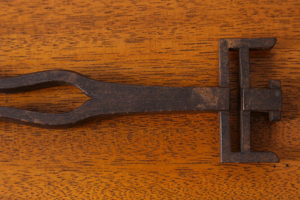 アンティーク雑貨　和製アンティーク　明治期の古い蔵戸の鉤(鍵)
